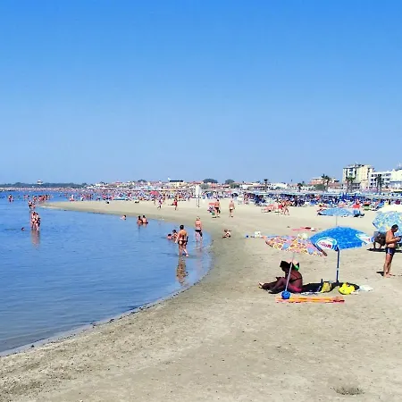 Luxurious In Lido Degli Estensi Near Sea