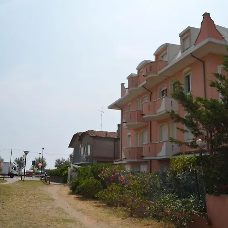 Luxurious In Lido Degli Estensi Near Sea *